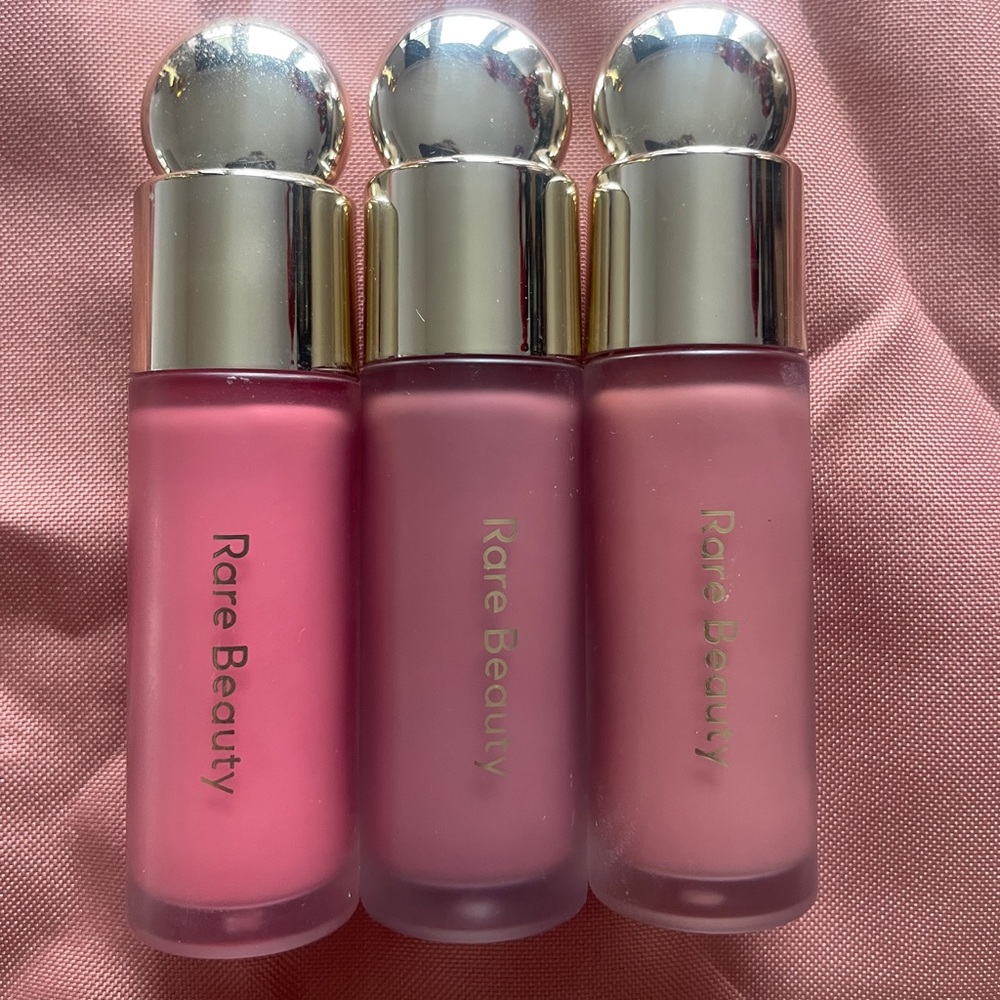 Rare Beauty Blush: Happy